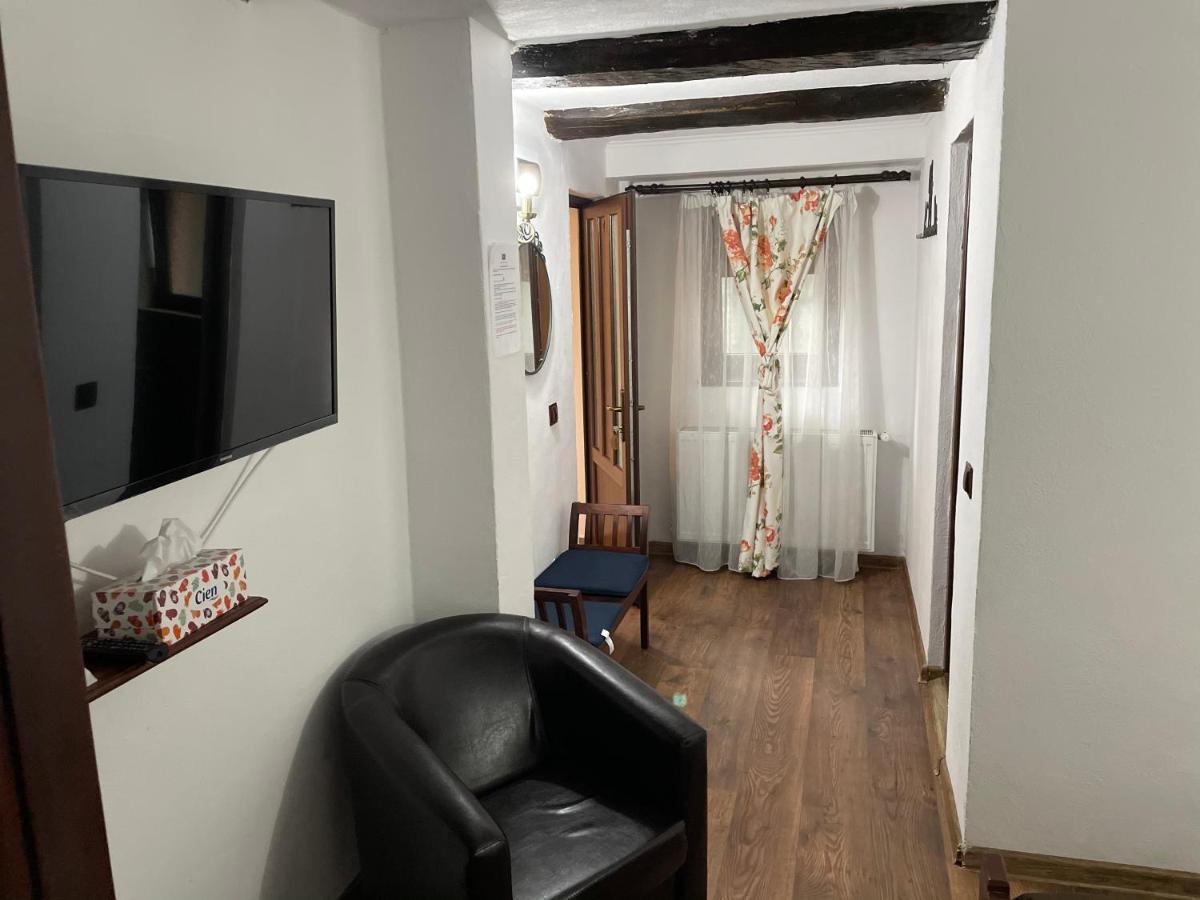 Pensiunea Casa Rica Călimăneşti المظهر الخارجي الصورة