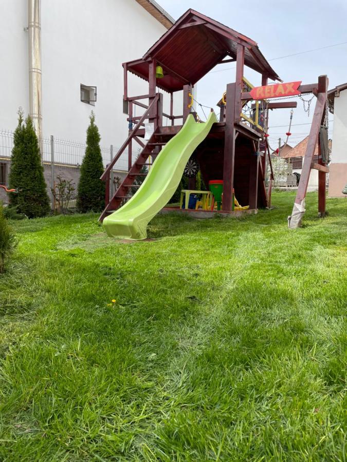 Pensiunea Casa Rica Călimăneşti المظهر الخارجي الصورة