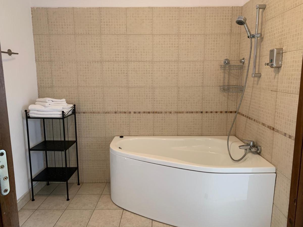 Pensiunea Casa Rica Călimăneşti المظهر الخارجي الصورة